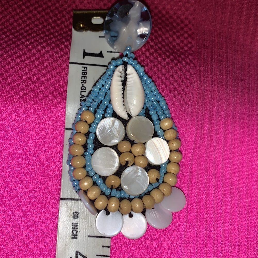 Shell Beaded Earrings   - Picture 6 of 6